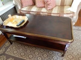 DECORATIVE COFFEE TABLE
