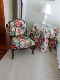 CHIPPENDALE CHAIR AND ROUND TABLE