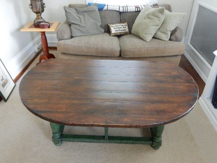 COUNTRY STYLE COFFEE TABLE