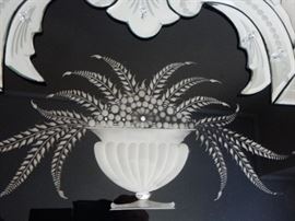 VENETIAN GLASS MIRROR DETAIL
