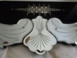 VENETIAN GLASS MIRROR DETAIL