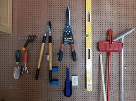 ASSORTED HAND TOOLS