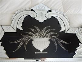 VENETIAN GLASS MIRROR DECORATIVE CARTOUCHE DETAIL