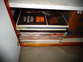 LARGE COLLECTION OF ALBUMS, 33'S & 45 RECORDS