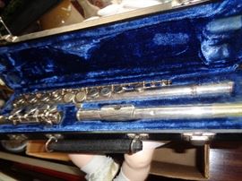 NICKLE SILVER VINTAGE FLUTE IN ORIGINAL CASE