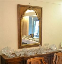 VERY NICE DECORATIVE MIRROR ABOVE CUT GLASS COLLECTION