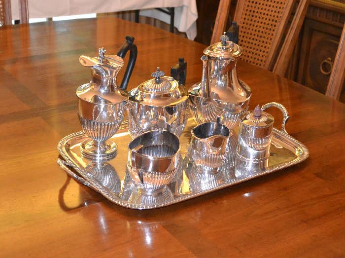 SILVER PLATE COFFEE / TEA SERVICE - EXCELLENT CONDITION