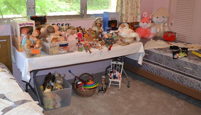 VINTAGE DOLLS, TOPS AND PLUSH TOYS