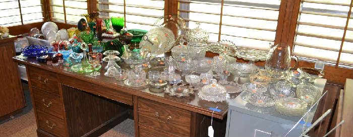 CLEAR AND COLOR GLASS - LOTS OF PRETTY PIECES