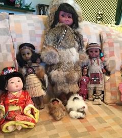 Souvenir dolls. 