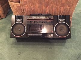 Vintage Sharp Boombox Ghettoblaster. AM FM Stereo, cassette player. Detachable speaker system. 