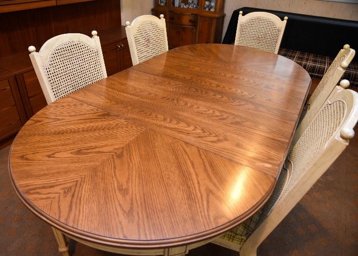 BUY IT NOW! Lot #209, Vintage French Provincial Dining Table & 5 Chairs (2 captain's chairs & 3 side chairs, extension leaf), $250