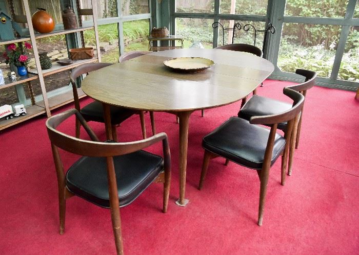 Mid Century Modern Dining Table & 6 Chairs