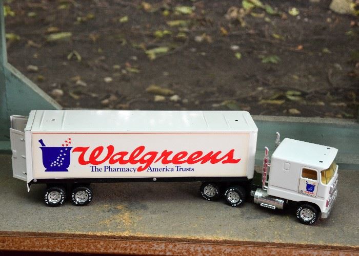 Model Walgreens Semi-Truck 