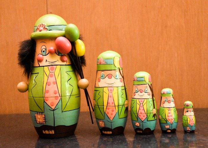 Russian Nesting Dolls / Matryoshka  (Clowns)
