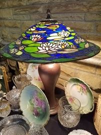 Vintage water lily stained glass/leaded lamp shade