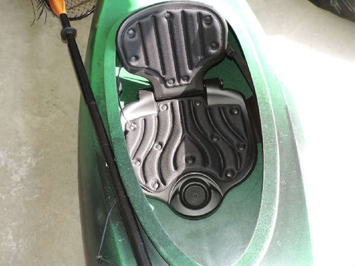 Kayak is in VERY GOOD SHAPE and INCLUDES the PADDLE
