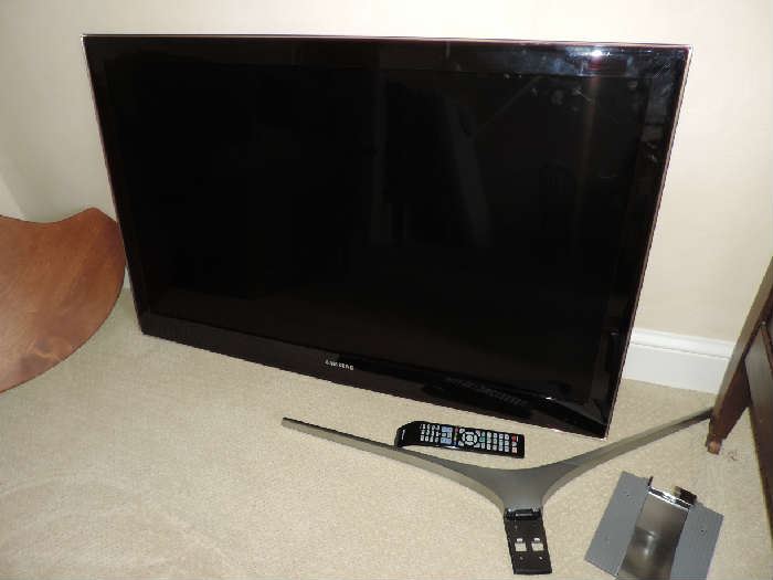 Samsung HDMI READY Flat Scree with Table-Stand