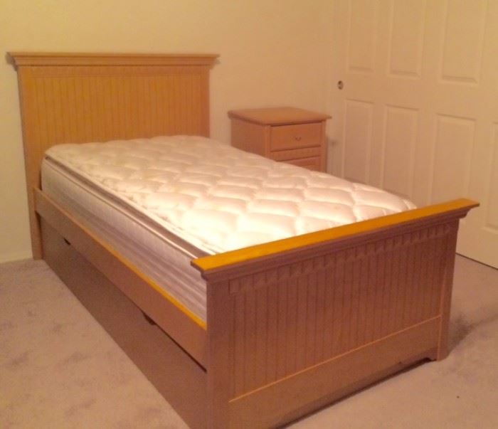 Morigeau Lepine Trundle Bed w Pillowtop and regular mattresses with matching nightstand