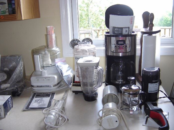 Kitchen aid food processor, Oster blender w/ food processor, coffee maker