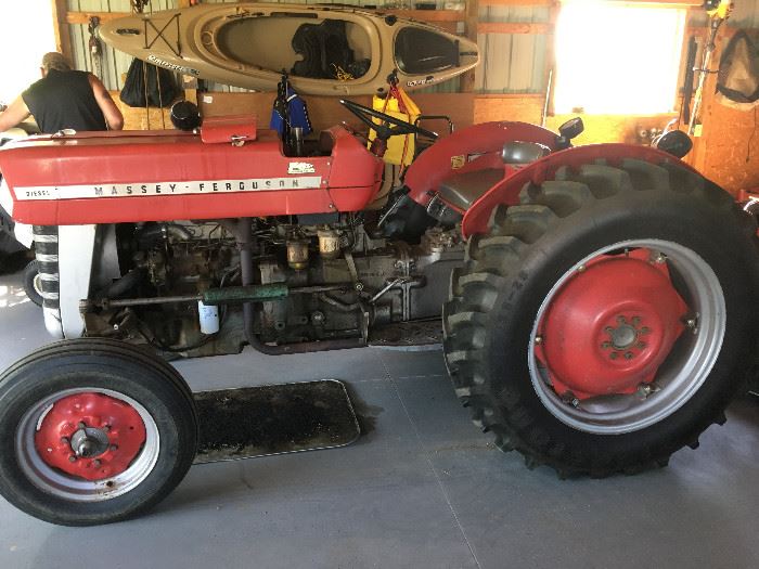 Didn't know Massey had a brother?  Well, now you do -- this is a "Harry" Ferguson -- nice vintage tractor.