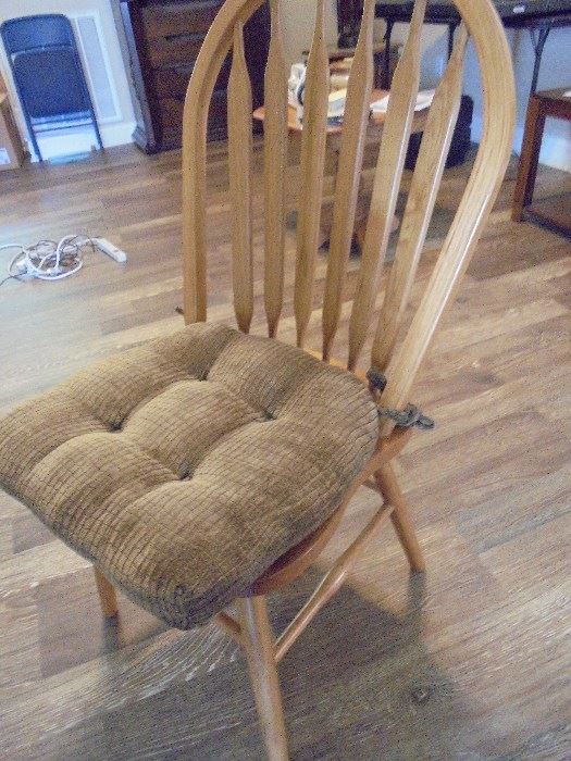 one dining chair w/cushion 
