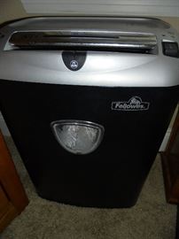 PS 74C paper shredder 