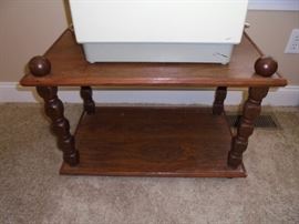 2 shelf display shelf