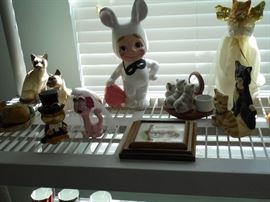 Cat figurines