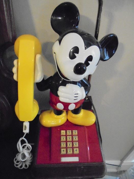 Vintage 1970's Mickey Mouse phone lamp w/push buttons
