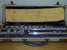 W.T.Armstrong flute in case silver over nickle 67585
