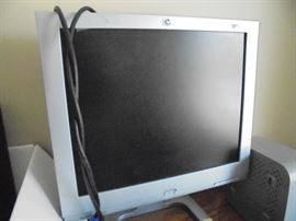 HP flat screen monitor 19"