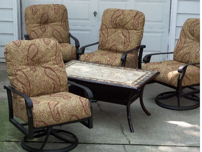 Set of 4 indoor/outdoor swivel rocker chairs