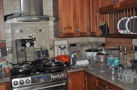 Various types of cookware, crock pots, glassware, miscellaneous kitchen items, Le Creuset doufeu cousances orange heavy lidded casserole (SOME SOLD)