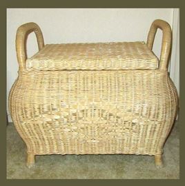 Large Woven Basket with Lid and Handles 