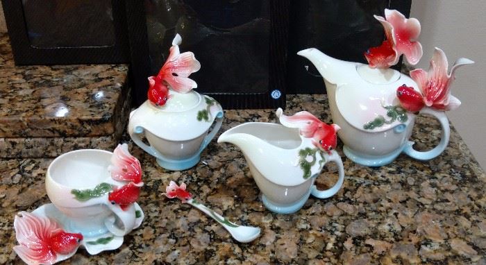 Gorgeous Goldfish Design Teapot, Creamer & Sugar w/Spoon & Cup & Saucer by Alii.