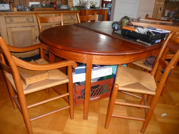 CHARLES Shackleton Round Extending Dining Table/8 rush-seat chairs