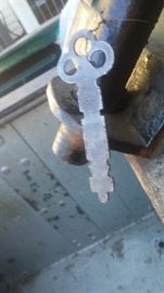 WELLS FARGO/RAILWAY EXPRESS AGENCY STRONG BOX