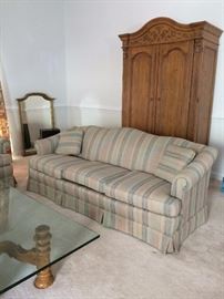 Clayton Marcus hand crafted and upholstered couch.Excellent condition