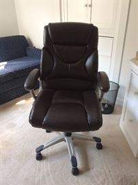 Office chair. Like new