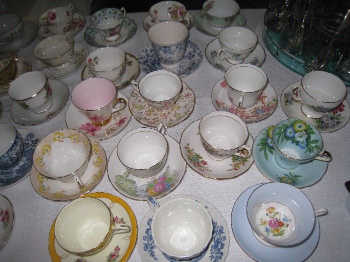 tea cups and saucers