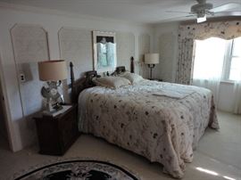 Thomasville king bedroom set with Simmons mattress
