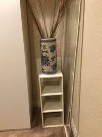 Shelf, ceramic umbrella pot
