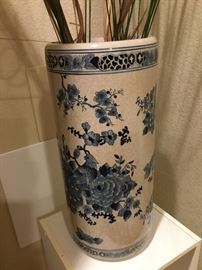 Ceramic umbrella pot