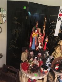 oriental room divider /screen, dolls