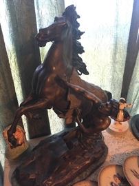 bronze horse statue 