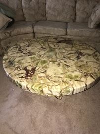 LARGE ROUND MARBLE COFFEE TABLE