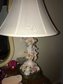 ITALIAN PORCELAIN FLORAL ANGELS LAMP