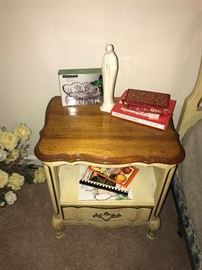 BASSETT FURNITURE FRENCH PROVINCIAL NIGHTSTAND