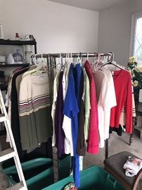CLOTHING AND PROFESSIONAL STORE GRADE CLOTHING RACK